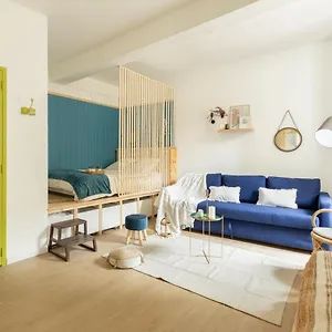 Appartement Studio Tres Bien Situe Aux Remparts, Avignon