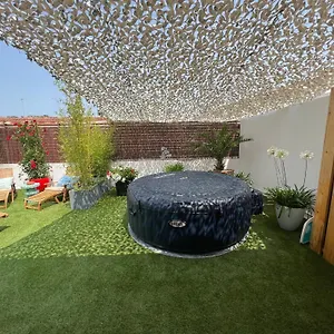 Appartement L'avant Scene Meuble 5 Etoiles Parking Gratuit Jacuzzi, Avignon