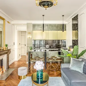 https://luxury-2-bedroom-25-bathroom-louvre-notre-dame.fr-paris.fr