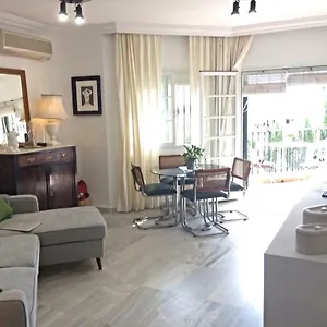 https://frente-al-mar-benalmadena.es-andalucia.com